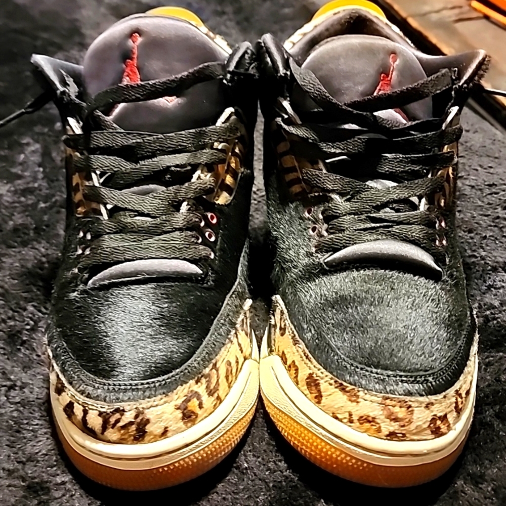 Mens Jordan 3s "animal instincts" size 10.5 Colors in photos.